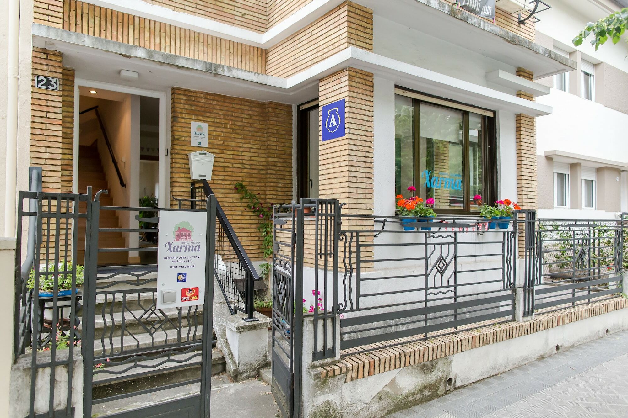 Xarma Hostel Pamplona Exteriör bild